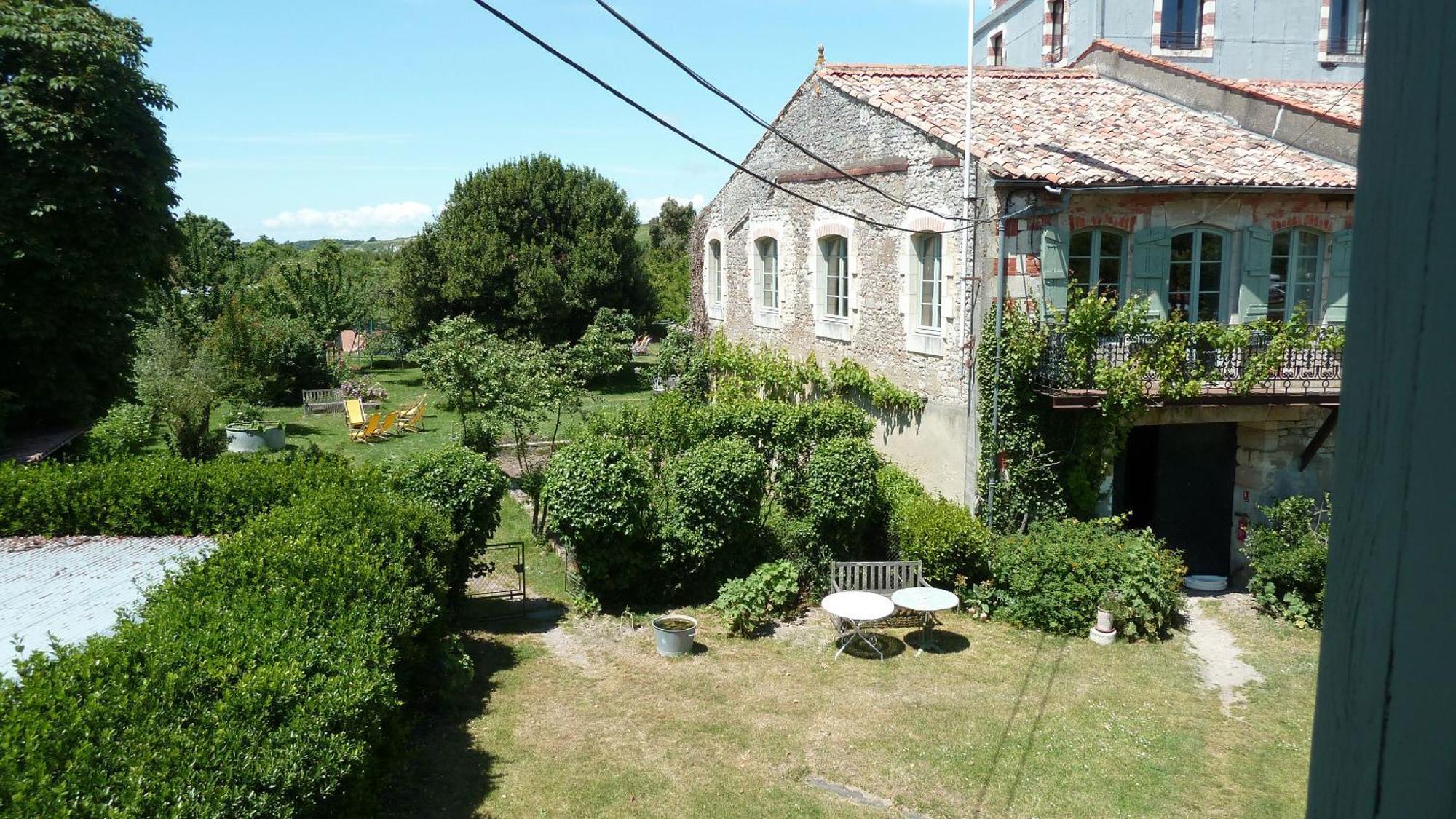 Hotel Le Domaine Du Meunier Mortagne-sur-Gironde Habitación foto